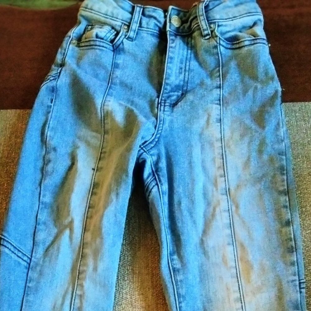 Akira Flare Jeans